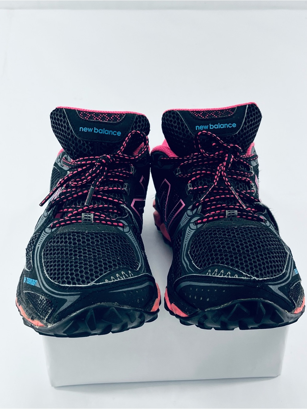 New Balance #WT810BP3 Women's Size:10 Black Pink All Terrain Running Shoes - Picture 3 of 15